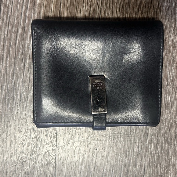 Gucci Black soft Leather with Silver hardware quiet luxury - Picture 3 of 7